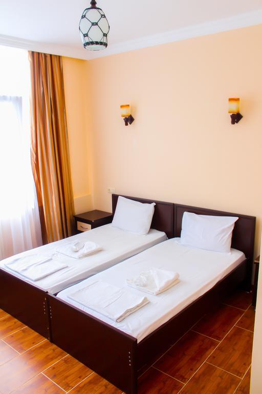 Hulus Hotel Makhinjauri Exterior foto